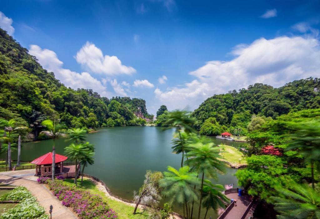 Mornington Hotel Medan Ипох Екстериор снимка