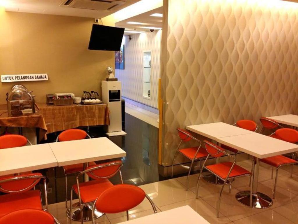 Mornington Hotel Medan Ипох Екстериор снимка