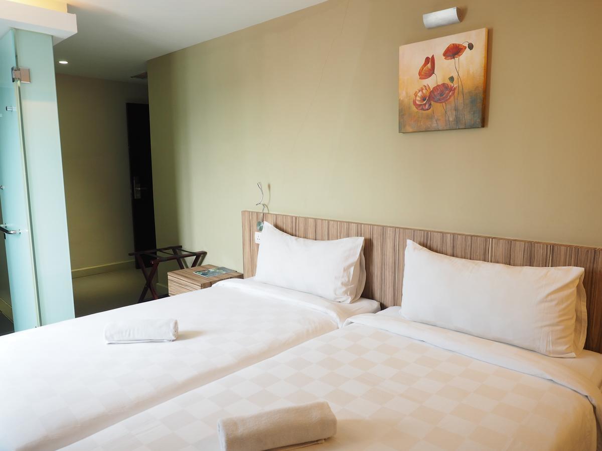 Mornington Hotel Medan Ипох Екстериор снимка