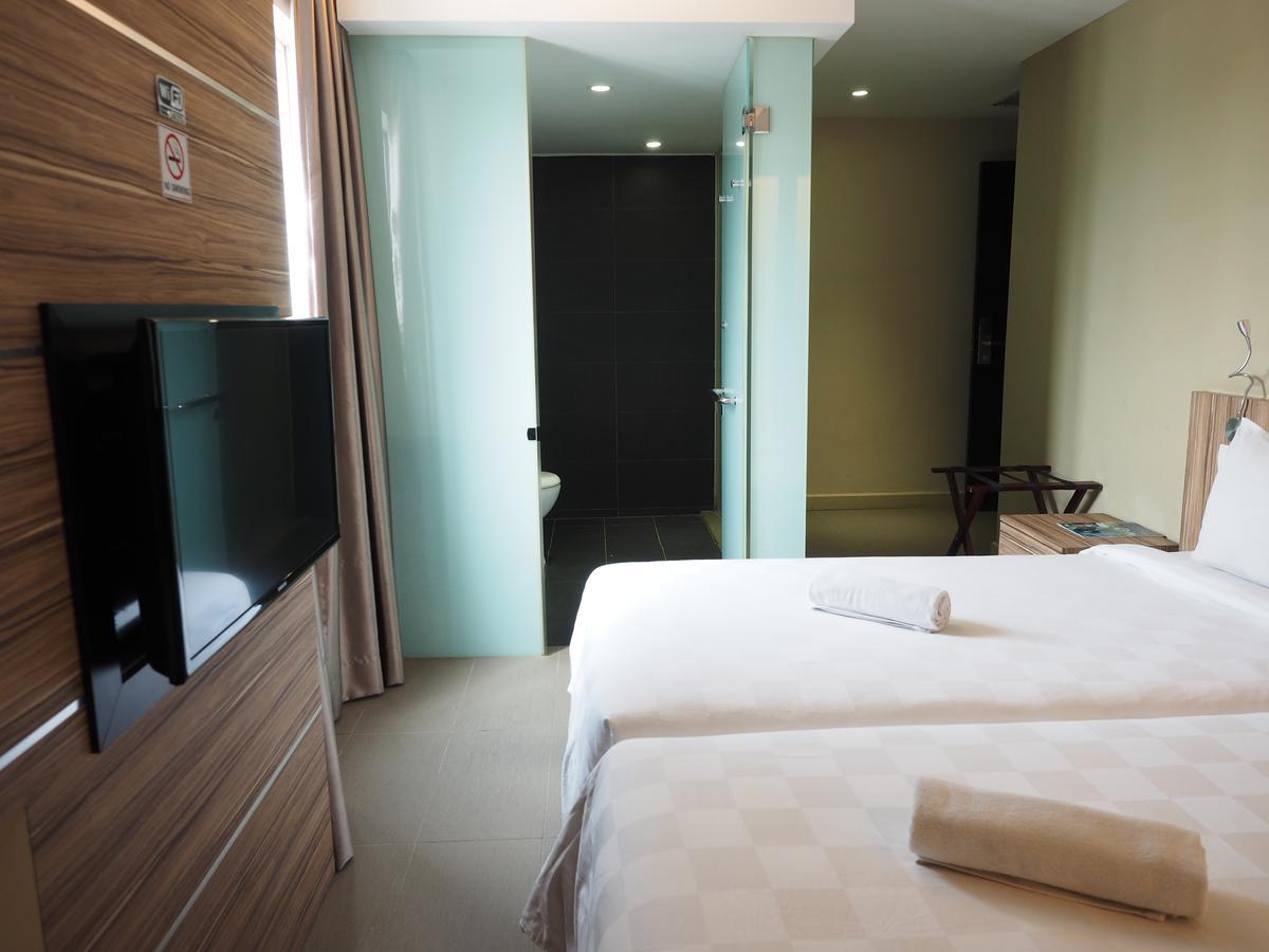 Mornington Hotel Medan Ипох Екстериор снимка